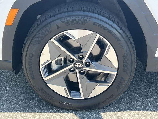 Used 2025 White Hyundai SEL Convenience image 42
