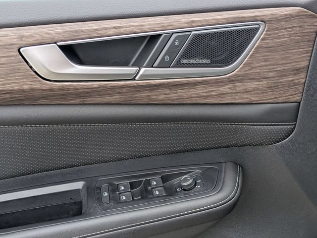 2025 Volkswagen Atlas SEL Premium R-Line - Photo 16