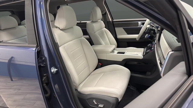 Used 2026 Atlantis Blue Hyundai Limited image 25
