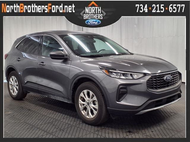 2023 Ford Escape - Image 1