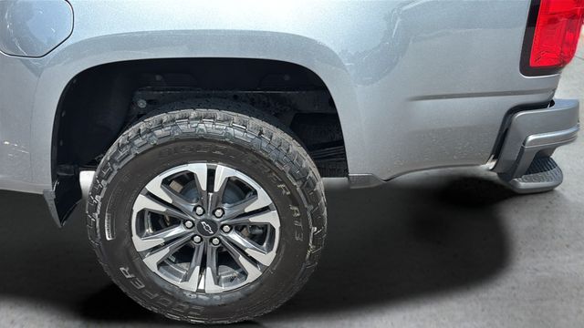 Used 2022 Gray Chevrolet Z71 image 34