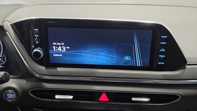 Used 2021 Phantom Black Hyundai SEL Plus image 15