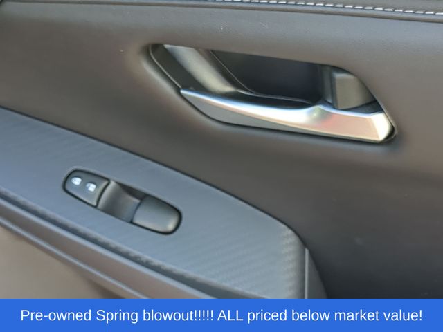 Used 2025 Rosewood Metallic Nissan SV image 40