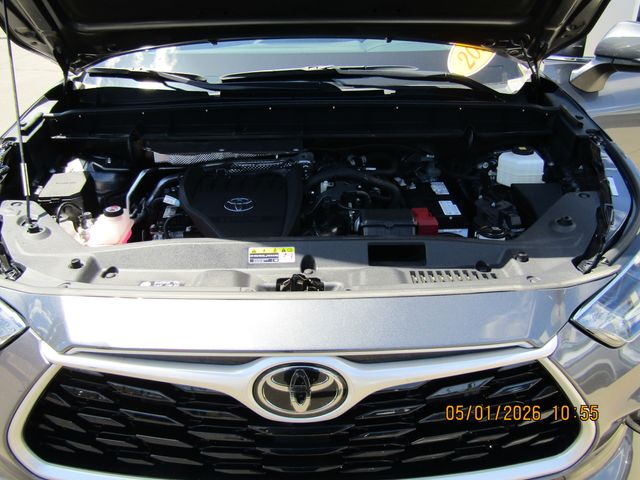 used 2023 Toyota Highlander car, priced at $33,999