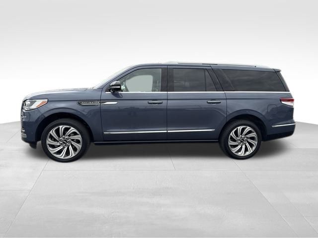 2023 Lincoln Navigator L Reserve photo