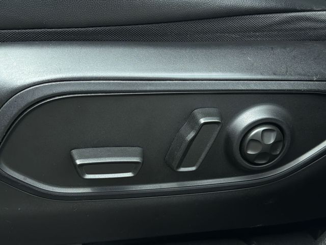 Used 2022 Silver Jeep Limited image 22