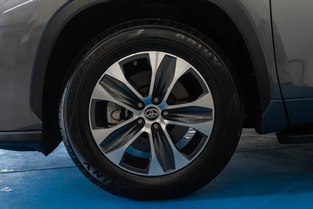 Used 2023 Toyota Highlander SUV