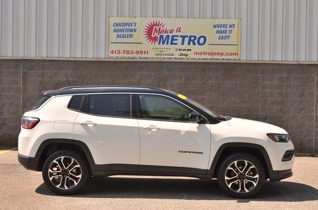 Bright White Clearcoat 2022 Jeep Compass Limited 4WD SUV / Crossover Four-Wheel Drive 9-Speed Automatic