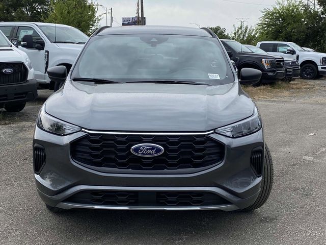 2024 Ford Escape ST-Line 2