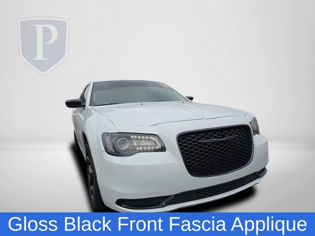 2023 Chrysler 300 Touring 11