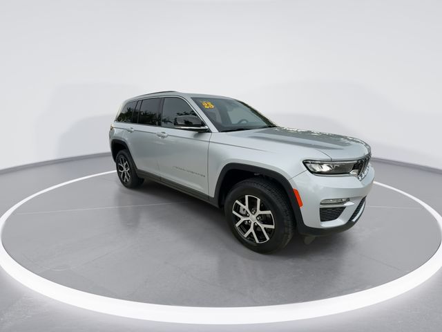 Used 2025 Jeep Grand Cherokee SUV