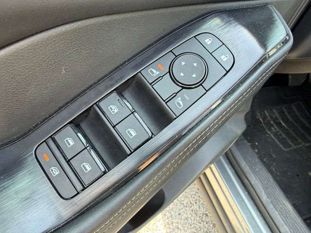 2025 Nissan Rogue SV - Photo 19