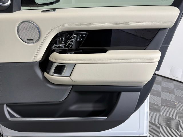 2022 Land Rover Range Rover Autobiography 32