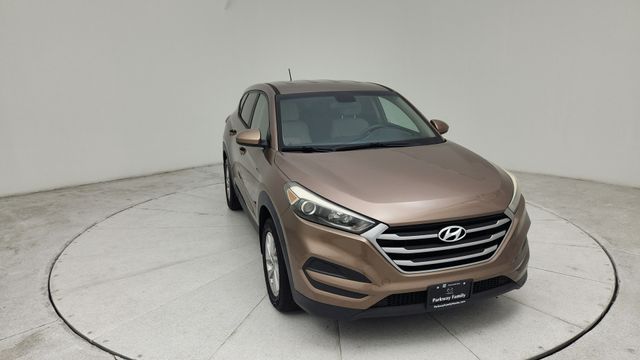 2017 Hyundai Tucson SE - 7