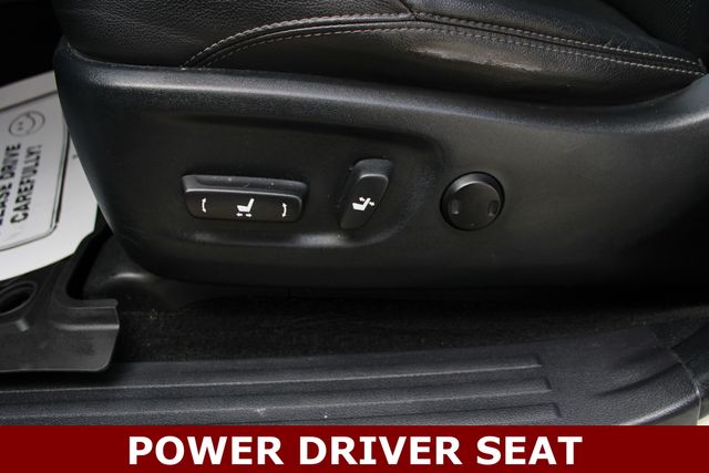 Used 2021  Toyota Nightshade image 3