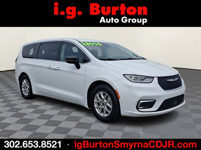 Bright White Clearcoat 2024 Chrysler Pacifica Minivan Front-Wheel Drive 9-Speed Automatic