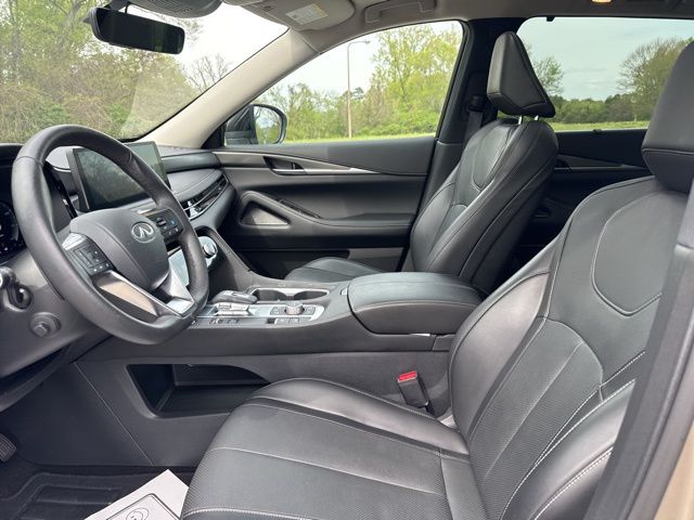 Used 2024 Gray INFINITI LUXE image 17