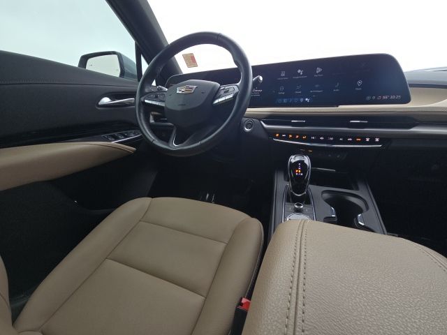 2024 Cadillac XT4 Luxury:C02545