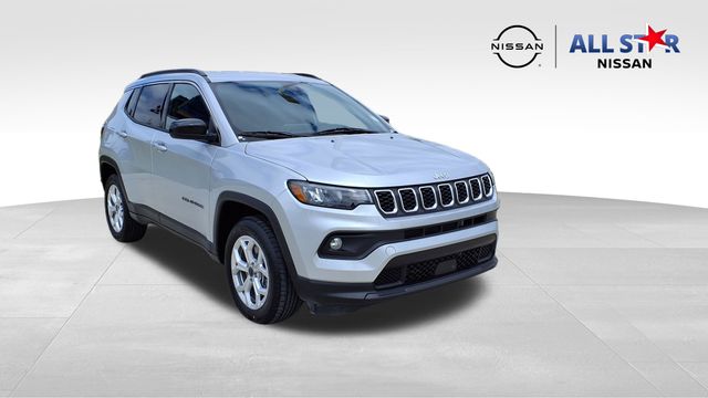 Silver Zynith Metallic Clearcoat 2025 Jeep Compass Latitude 4WD SUV / Crossover Four-Wheel Drive 8-Speed Automatic