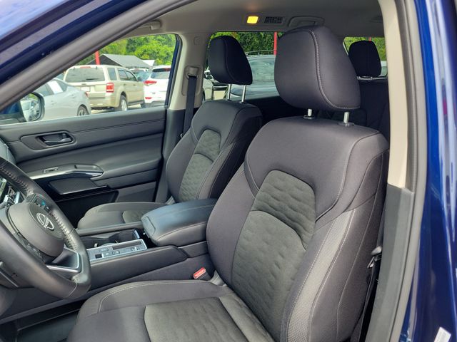 2025 Nissan Pathfinder SV - Photo 19