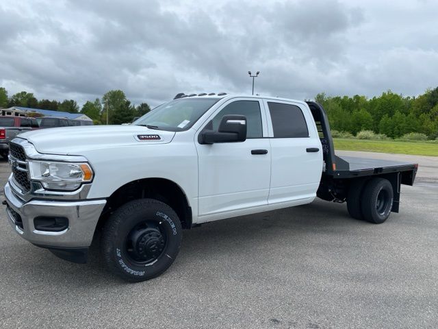 Bright White Clearcoat 2024 RAM 3500 Chassis Tradesman Crew Cab LB DRW 4WD Pickup Truck Four-Wheel Drive 8-Speed Automatic