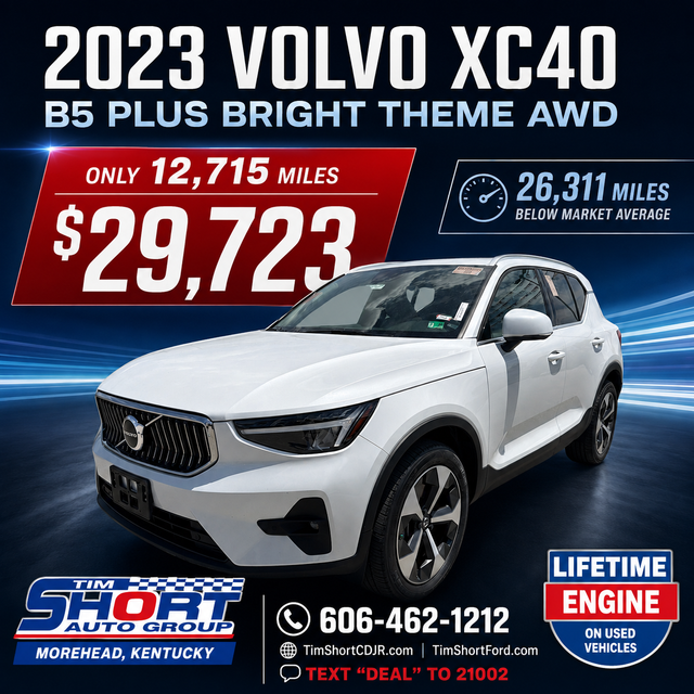 2023 Volvo XC40 B5 Plus Bright Theme