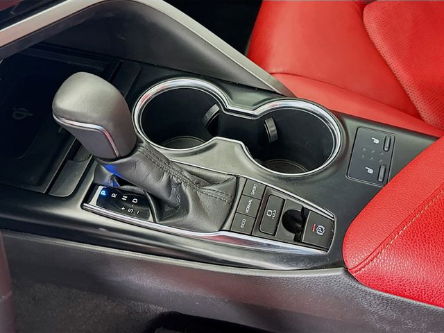 Thumbnail: 2019 Toyota Camry - 17