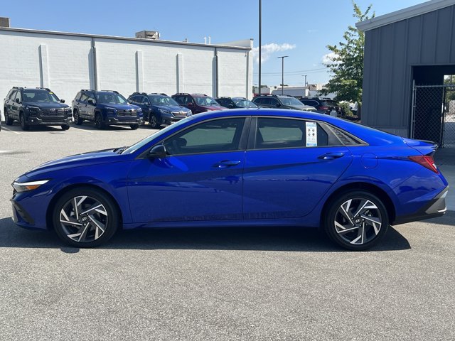 Used 2025 Blue Hyundai SEL Sport image 10