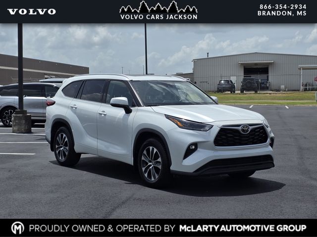 2022 Toyota Highlander XLE FWD