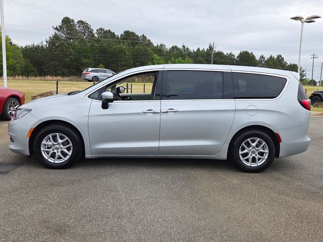 Used 2023 Silver Chrysler LX image 4