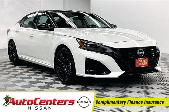 Pearl White/Super Black 2026 Nissan Altima 2.5 SR FWD Sedan Front-Wheel Drive Continuously Variable Transmission