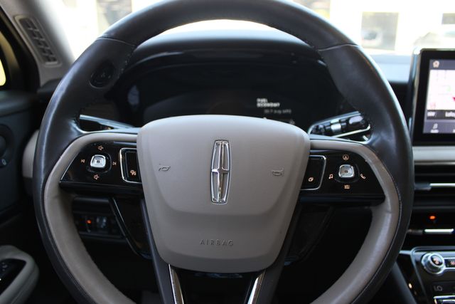Used 2020 Blue Lincoln Reserve image 12