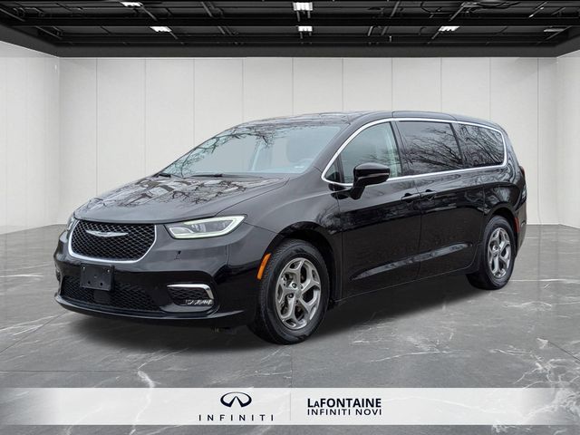 Diamond Black Crystal Pearlcoat 2024 Chrysler Pacifica Limited FWD Minivan Front-Wheel Drive 9-Speed Automatic