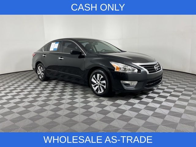 2015 Super Black Clearcoat Nissan Altima 2.5 S FWD Sedan
