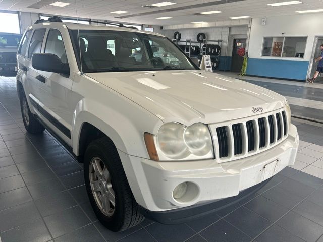 White 2005 Jeep Grand Cherokee SUV / Crossover Four-Wheel Drive 5-Speed Automatic