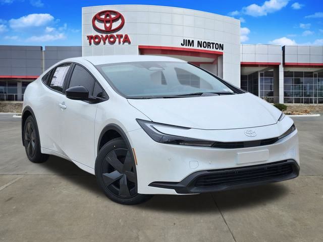 2026 Toyota Prius LE's photo