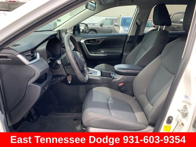 2022 Toyota RAV4 Hybrid LE photo