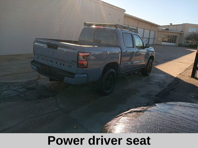View vehicle photo 4