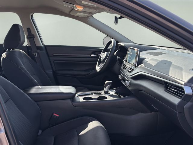 2025 Nissan Altima SV - Photo 10