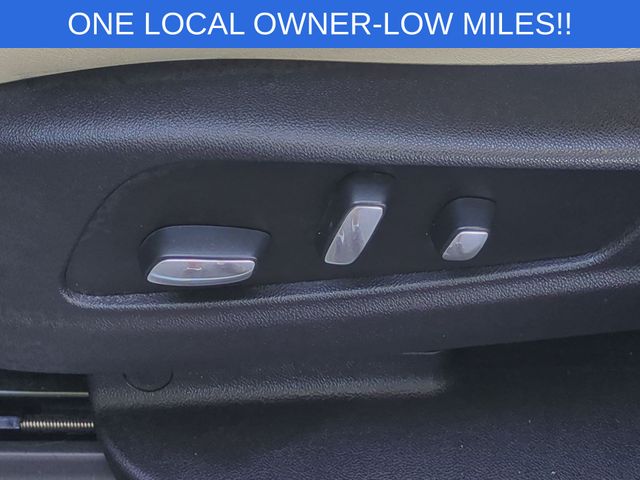 Used 2019 White Cadillac Luxury image 17