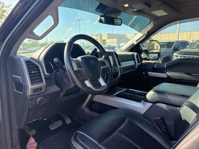 2020 Ford F-350SD Lariat photo