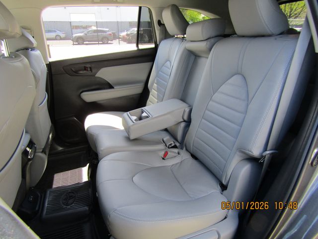 used 2023 Toyota Highlander car, priced at $33,999
