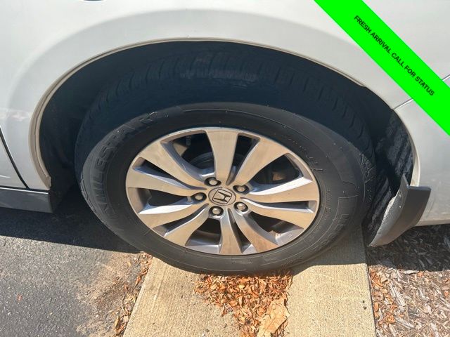 Used 2016 White Diamond Pearl Honda EX image 12