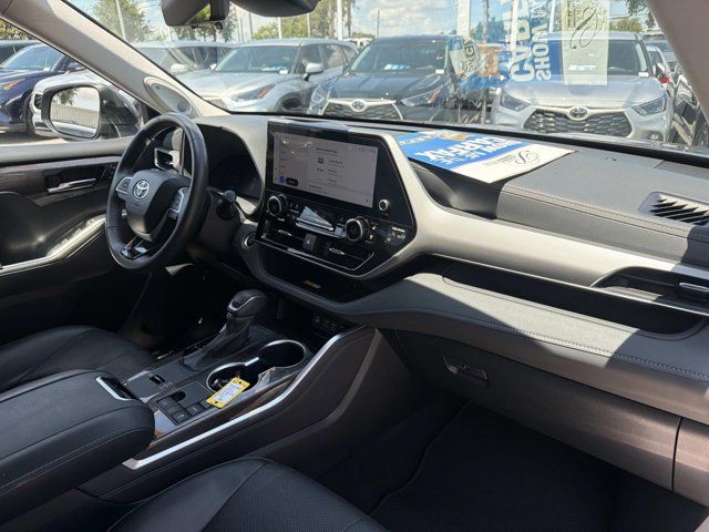 Used 2024 Toyota Highlander SUV
