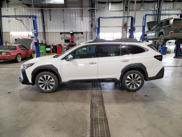2024 Crystal White Pearl Subaru Outback Touring AWD SUV