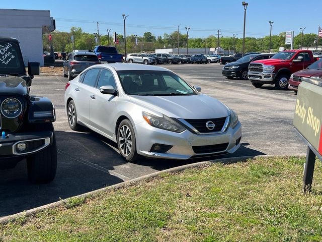 Brilliant Silver Metallic 2017 Nissan Altima 2.5 SL Sedan Front-Wheel Drive Continuously Variable Transmission