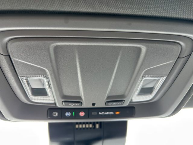 2025 Chevrolet Silverado 1500 LT photo
