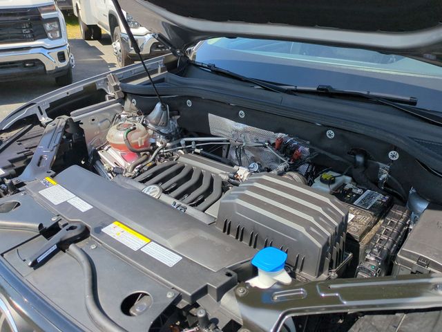 Used 2021 Silver Volkswagen 3.6L V6 SE w/Technology image 25