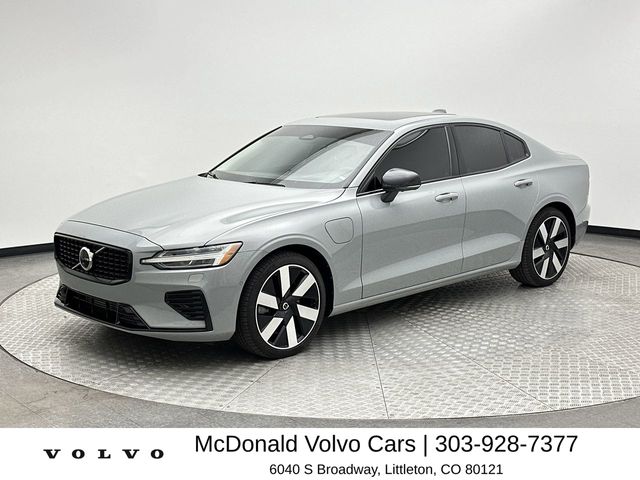 Vapour Gray 2024 Volvo S60 Sedan All-Wheel Drive Automatic