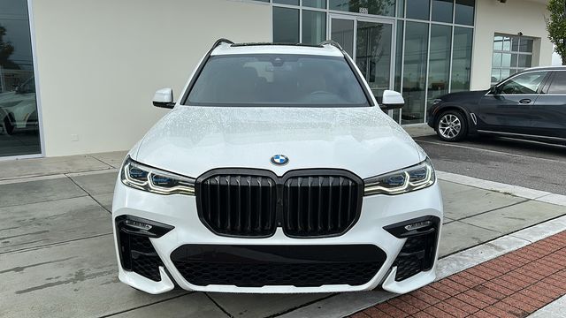 2022 BMW X7 M50i 3